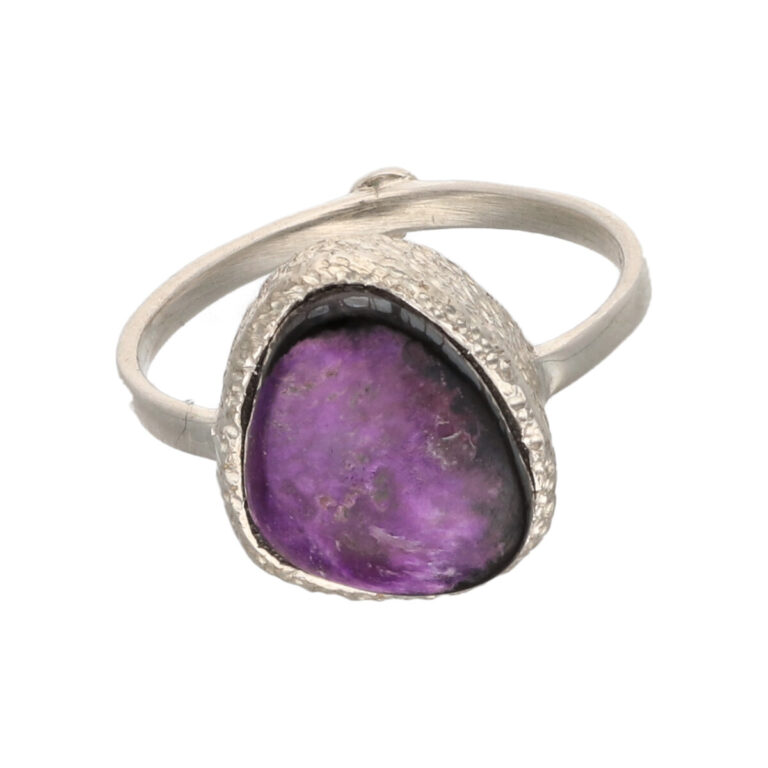 Ring mit Sugilith aus 925 Silber