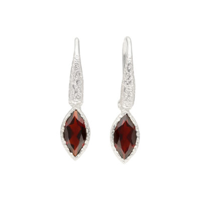 Earrings with garnet made of 925 silver