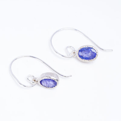 Earrings with tanzanite made of 925 silver