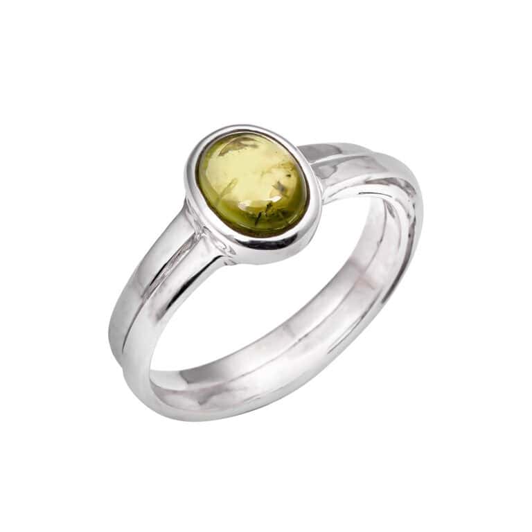 Ring with peridot made of 925 silver