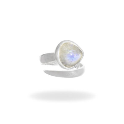 Ring with moonstone made of 925 silver